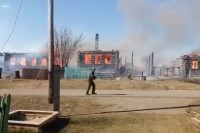 В пригороде Нижнего Тагила сгорели 8 домов: подробности от МЧС