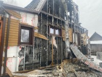 В Нижнем Тагиле сгорел строящийся дом (фото)