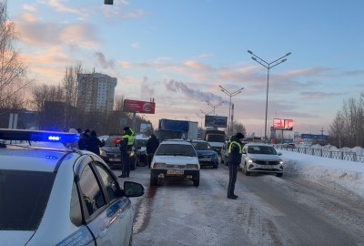 Столкнулись 6 машин: в ГАИ рассказали подробности массовой аварии в Тагиле