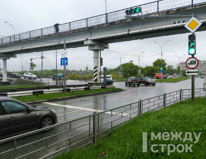В Нижнем Тагиле на перекрёстке Серова и Красноармейской установили новые знаки, запрещающие левый поворот