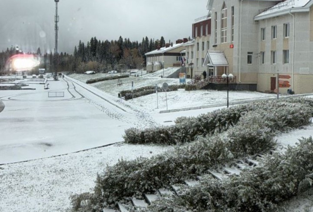 В пригороде Нижнего Тагила выпал снег