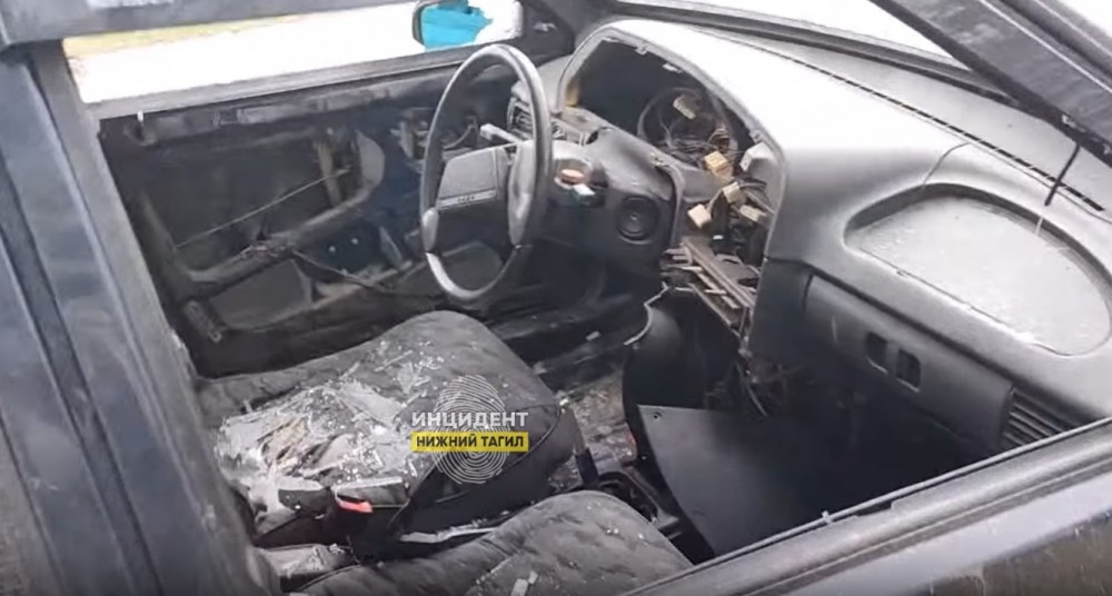 Автомобиль стал жертвой мародёров близ Нижнего Тагила