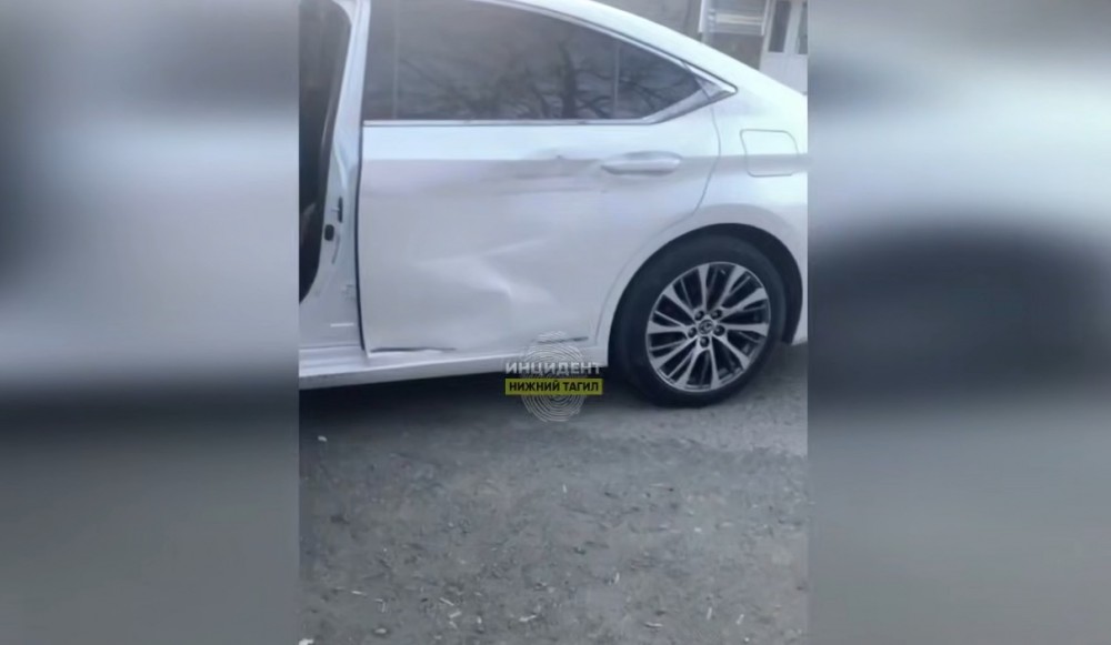 В Нижнем Тагиле питбайкер влетел в Lexus