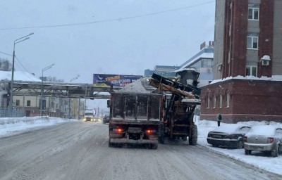 Тагильские дорожники отвергли предложение привлечь технику заводов для уборки снега