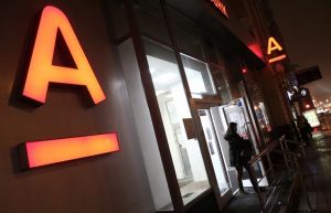 Суд отказал Альфа-банку в возврате иска к УВЗ на сумму более 6 млрд руб и 39,7 млн долл