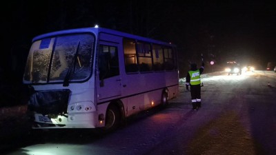 Рейсовый автобус попал в смертельную аварию на трассе под Нижним Тагилом (обновлено)