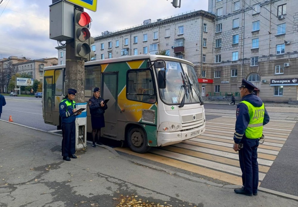 В центре Нижнего Тагила автобус сбил человека