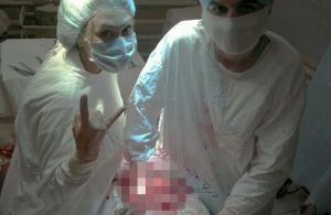Тагильская медсестра извинилась перед врачами за селфи с пациентом