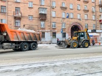 Дорожники отчитались о вывозе 110 тысяч тонн снега с улиц Нижнего Тагила. Это по 45 КАМАЗов ежедневно с ноября