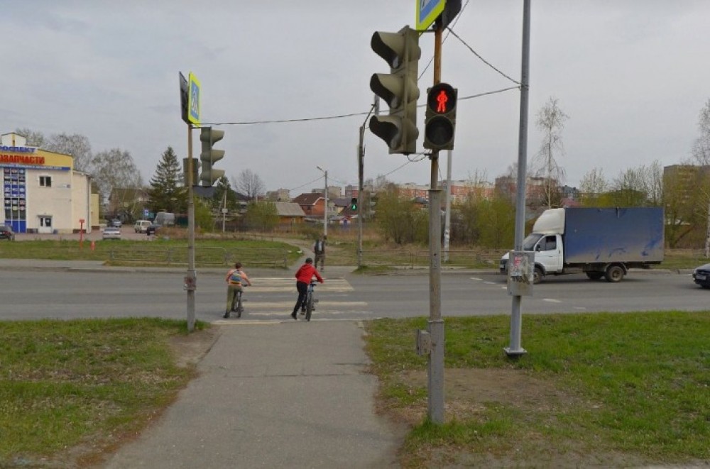 На Черноисточинском шоссе уберут кнопки у светофоров