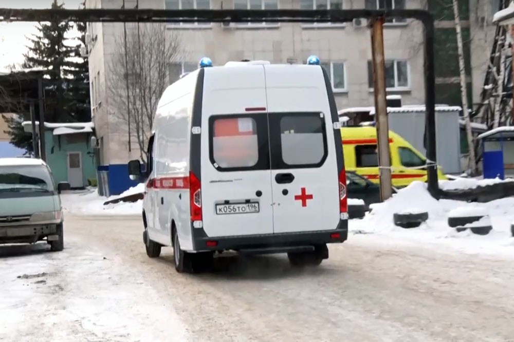 Пенсионерка насмерть замерзла во дворе многоэтажки в центре Нижнего Тагила