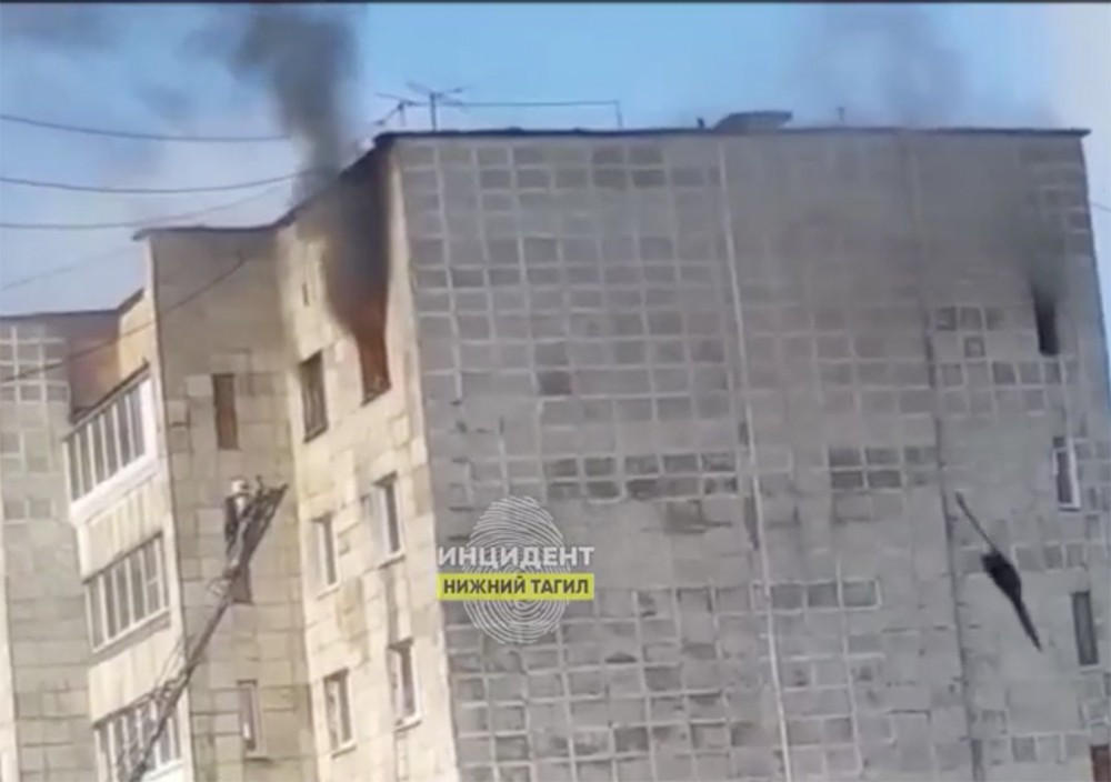 В Нижнем Тагиле сгорела квартира из-за неисправной электропроводки (видео)
