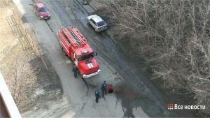 В Нижнем Тагиле в огне погиб человек. А на другом пожаре человека удалось спасти