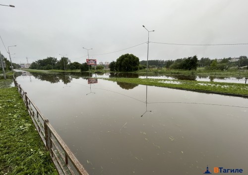 Большая вода в Тагиле: что происходит на ул. Серова и в парке «Народный» сейчас (фоторепортаж)