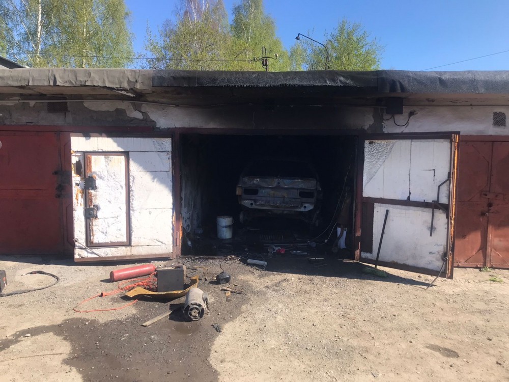 Пострадавший при пожаре в гараже скончался