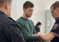 «Бизнес» на запрещенке: экс-сотрудник тагильской колонии получил реальный срок за помощь осужденному