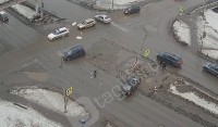 В Нижнем Тагиле водители не смогли разъехаться при неработающем светофоре: видео