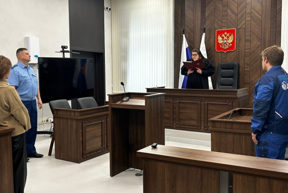 Залом руки по пути в кабинет директора обернулся для учителя физики уголовной статьей