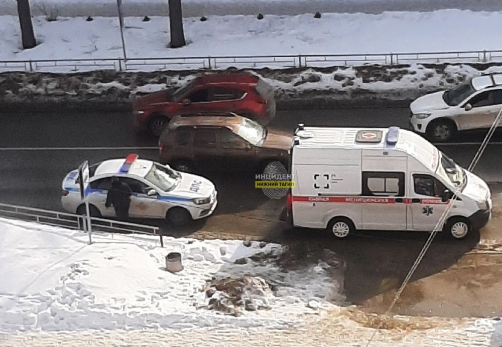 В Нижнем Тагиле сбили мужчину, который пытался сесть в свой автомобиль