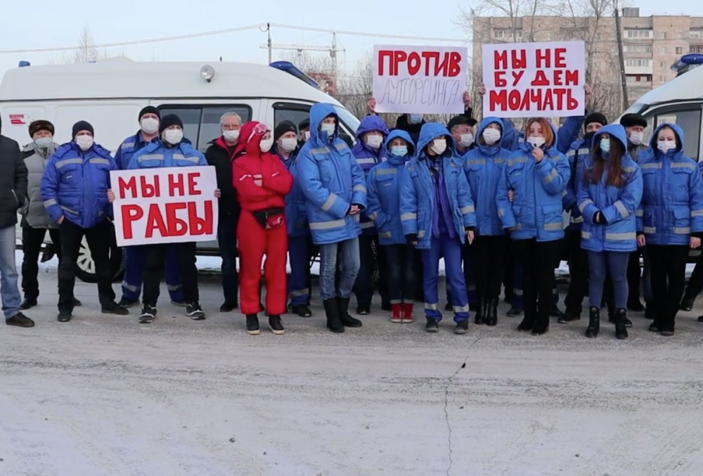 Свердловские власти пошли против бунтующих медиков скорой
