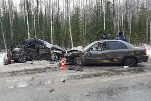 Водитель такси из Нижнего Тагила попал в смертельное ДТП под Качканаром (фото)