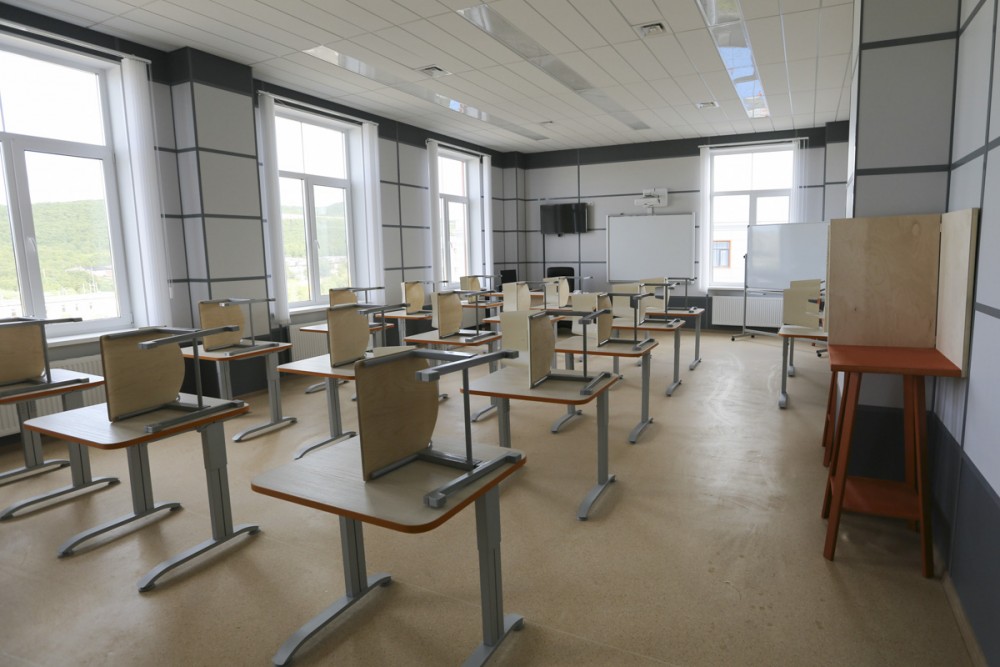 Свердловские власти рассказали, когда закончится дистант для студентов и откроется доп. образование