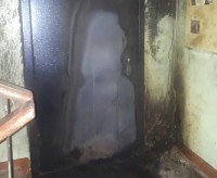 В Нижнем Тагиле подожгли квартиру, в которой спали дети