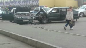 ДТП на Гальянке: два автомобиля сошлись в лобовом столкновении (фото)