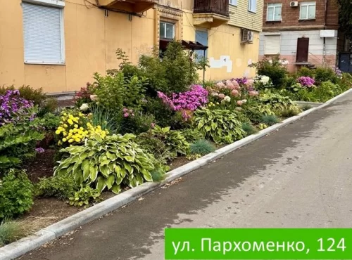 &laquo;Город делают люди&raquo;: Владислав Пинаев показал самые яркие тагильские дворы