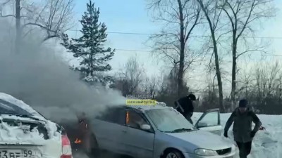 Спасли из огня: очевидец помог водителю после жёсткого ДТП в Нижнем Тагиле
