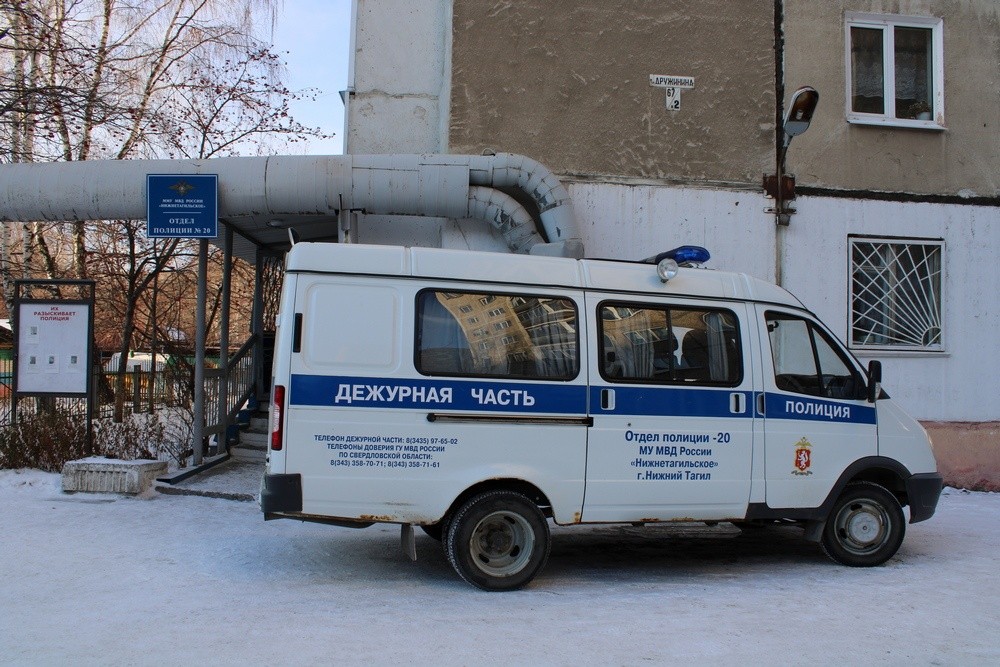 Пьяный тагильчанин заявил об автоматах и гранатах в машине супруги