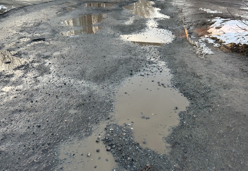 Главу села под Тагилом оштрафовали за плохую дорогу