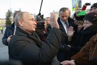 Владимир Путин прервал поездку по объектам Нижнего Тагила, чтобы пообщаться с тагильчанами (видео)