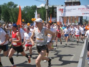 Благотворительная спортивная акция -  вчера по улицам города пробежали свыше 1000 человек (фото)