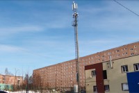 Жители Вагонки недовольны вышкой сотовой связи, которую построили во дворе их дома