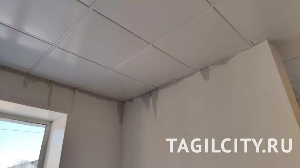 Коммунальная авария повредила ремонт в тагильской поликлинике в день открытия