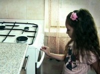 Звонят детям и просят открыть конфорки у газовых плит: тагильские родители стали получать в мессенджерах предупреждения о террористах лже-газовиках