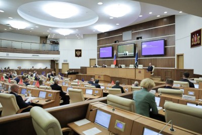 ЛДПР и СР примкнули к ЕР при голосовании за централизацию отбора мэров в Свердловской области