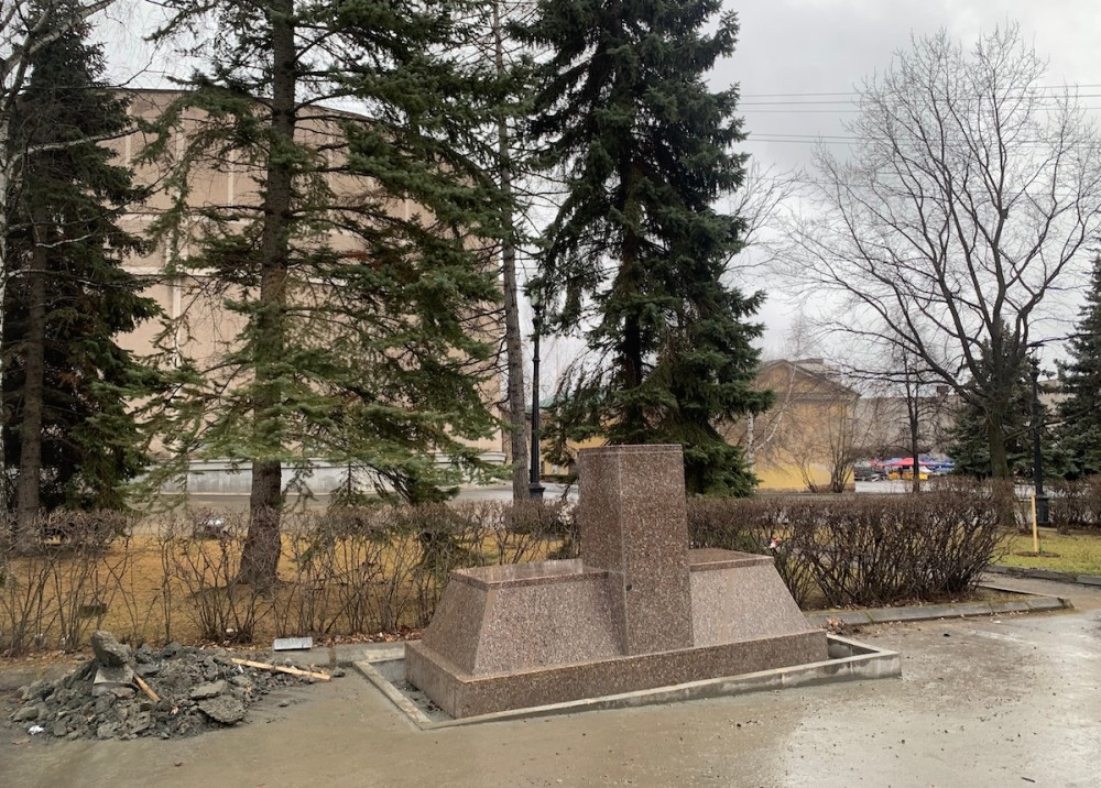 Мэр объяснил, что за монумент строят в центре Нижнего Тагила