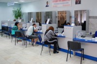Сотрудница банка, предлагая выгодное досрочное погашение кредитов, обманула должников на 1,7 млн рублей