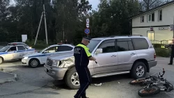 В Черноисточинске подросток на питбайке влетел во внедорожник: подробности аварии