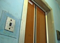 Из 534 тагильских лифтов, срок эксплуатации которых уже вышел, до конца этого года будет заменено только 14. Адреса