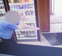 31-летний тагильчанин вскрыл себе вены в магазине, чтобы попасть в психбольницу (видео)