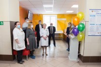 В Нижнем Тагиле с шариками и мэром открыли отремонтированную за 2 млн руб. поликлинику (фото)