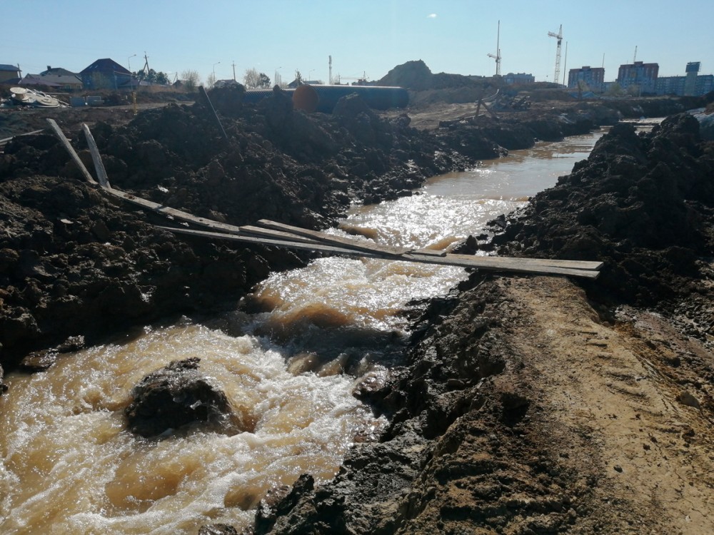Строители моста через Тагильский пруд рассказали свою версию разрушения магистрального водопровода