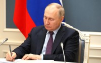 Путин поручил подумать над уголовной ответственностью за намеренные поджоги травы и леса